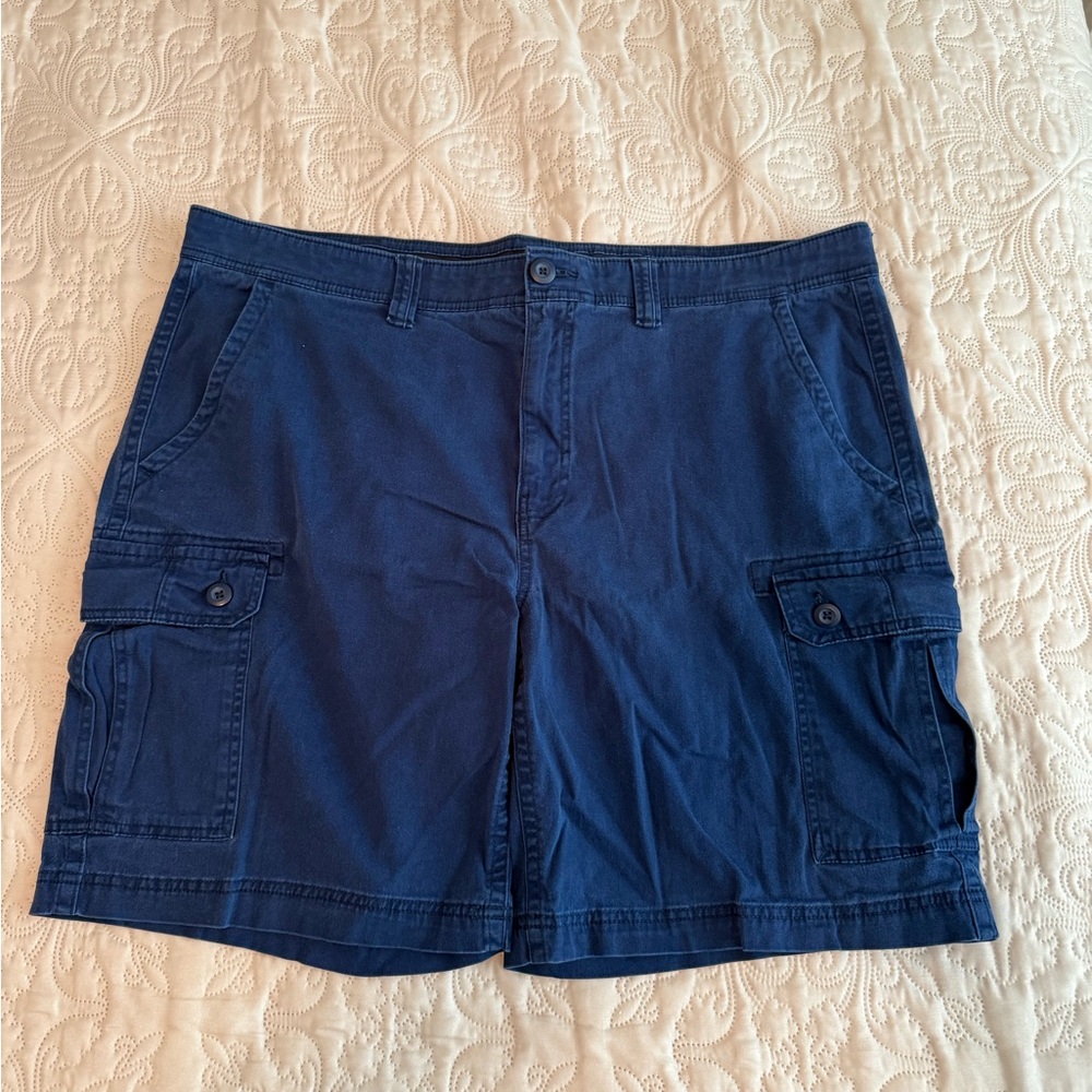 Men St. John's Bay Deep Navy Cargo Shorts